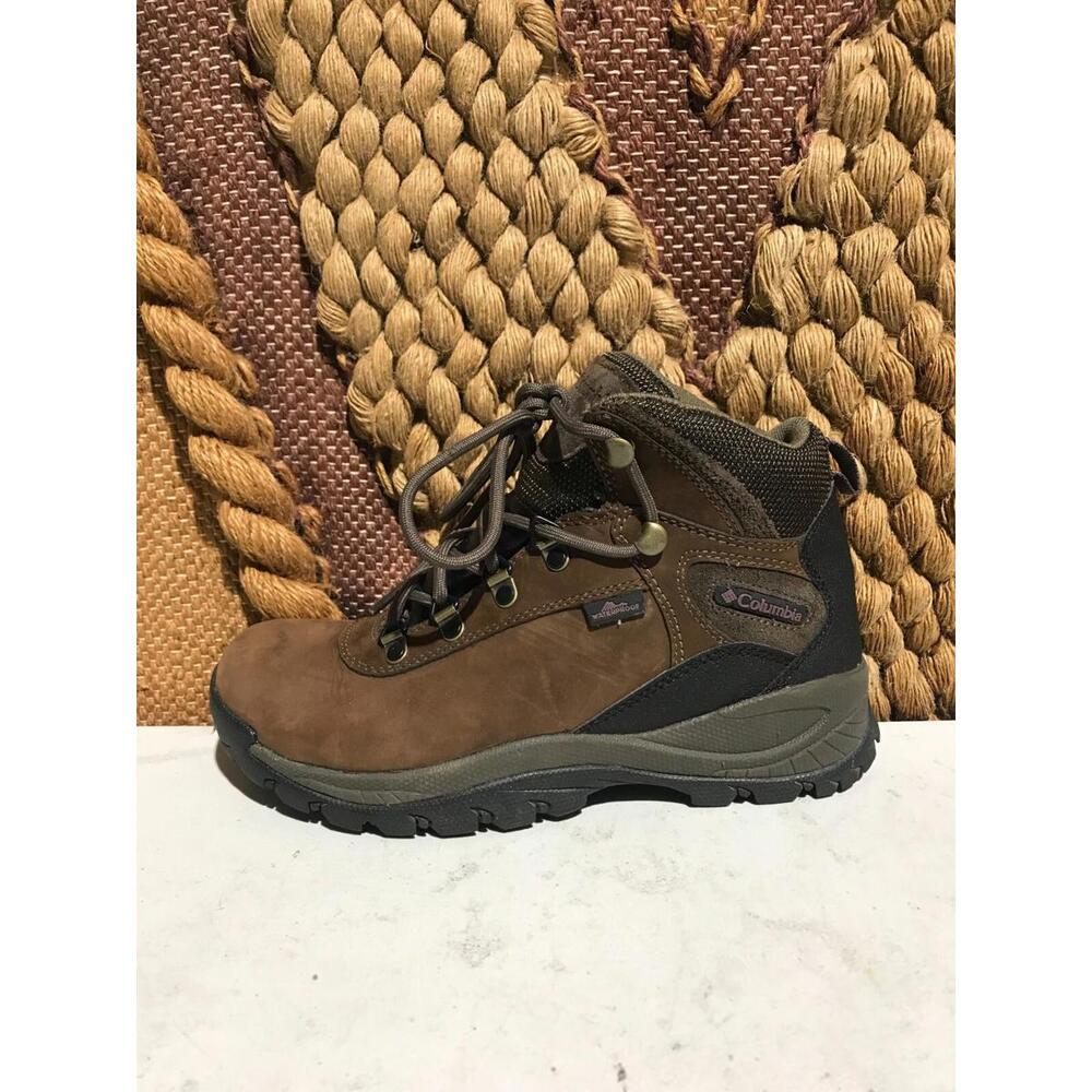 Columbia Women’s Brown Leather Hiking Boots Size 6.5